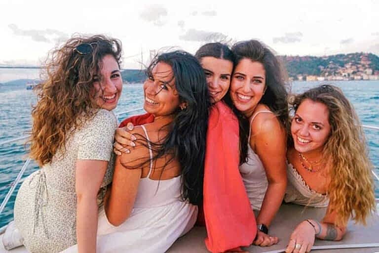 Istanbul Bosphorus Bachelorette Yacht Party - Yatta Bekarlığa Veda