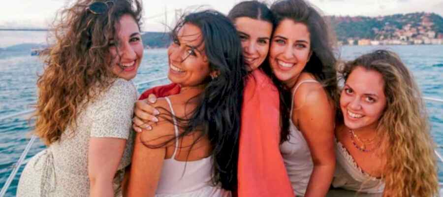 Istanbul Bosphorus Bachelorette Yacht Party - Yatta Bekarlığa Veda