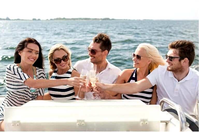 Istanbul Birthday Cruise on Bosphorus - Yatta Doğum Günü