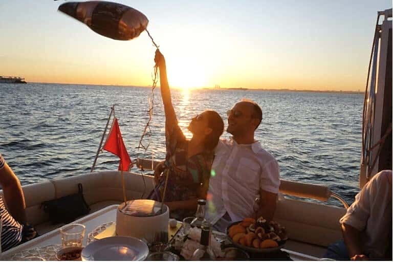 Istanbul Birthday Cruise on Bosphorus - Yatta Doğum Günü