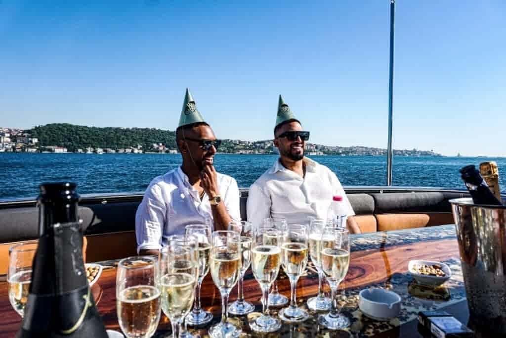 Istanbul Birthday Cruise on Bosphorus - Yatta Doğum Günü