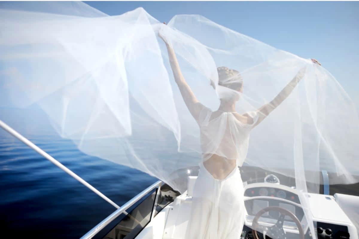 Istanbul Wedding on Bosphorus - Teknede Düğün - Bachelorette Party on a Yacht