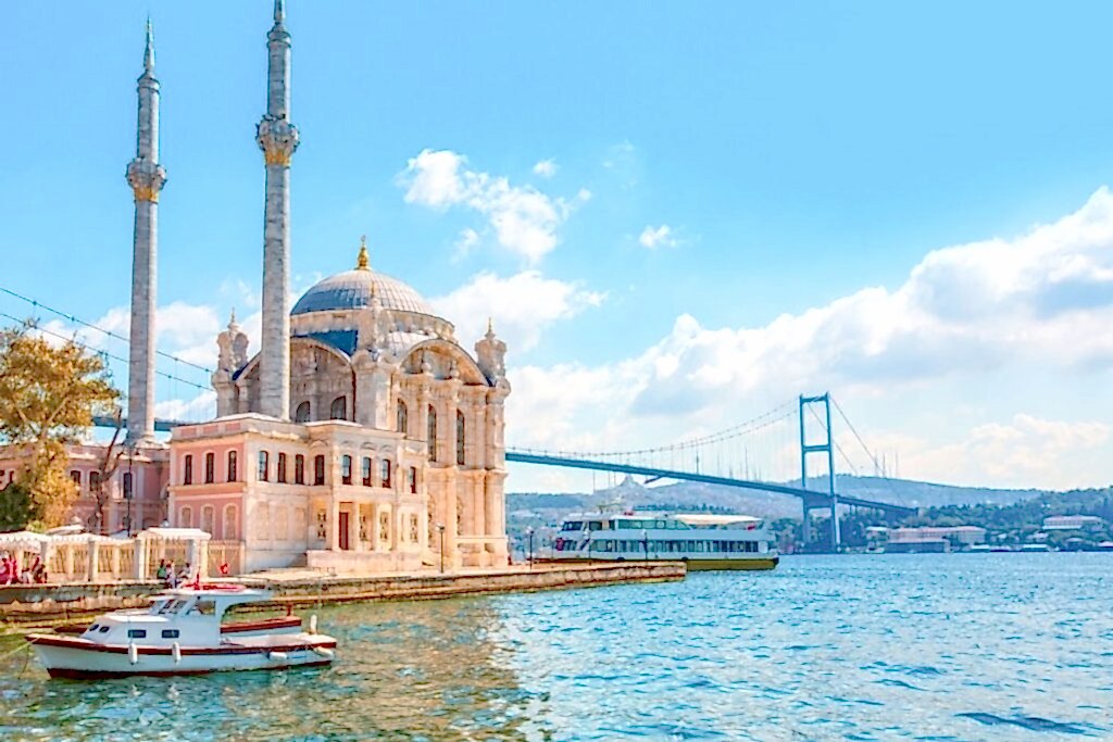 Ortakoy Camii İstanbul Boğaz Turu Lotus Yachts