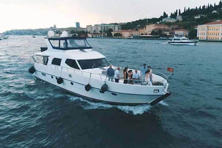 Bosphorus Cruise with 24m yacht by Lotus Yachts