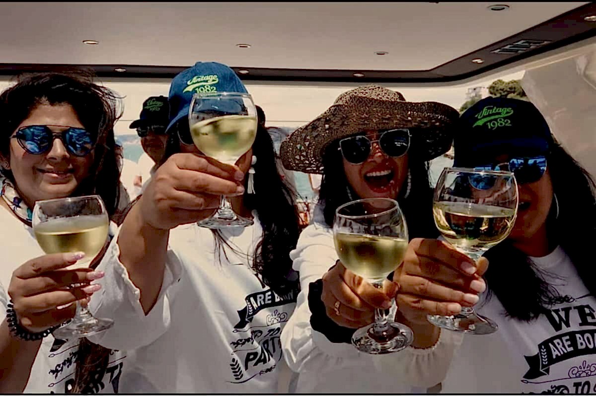 Organize a Corporate Cruise on Bosphorus - Yacht Rental - Lotus Yachts - Bosphorus Yacht Cruise