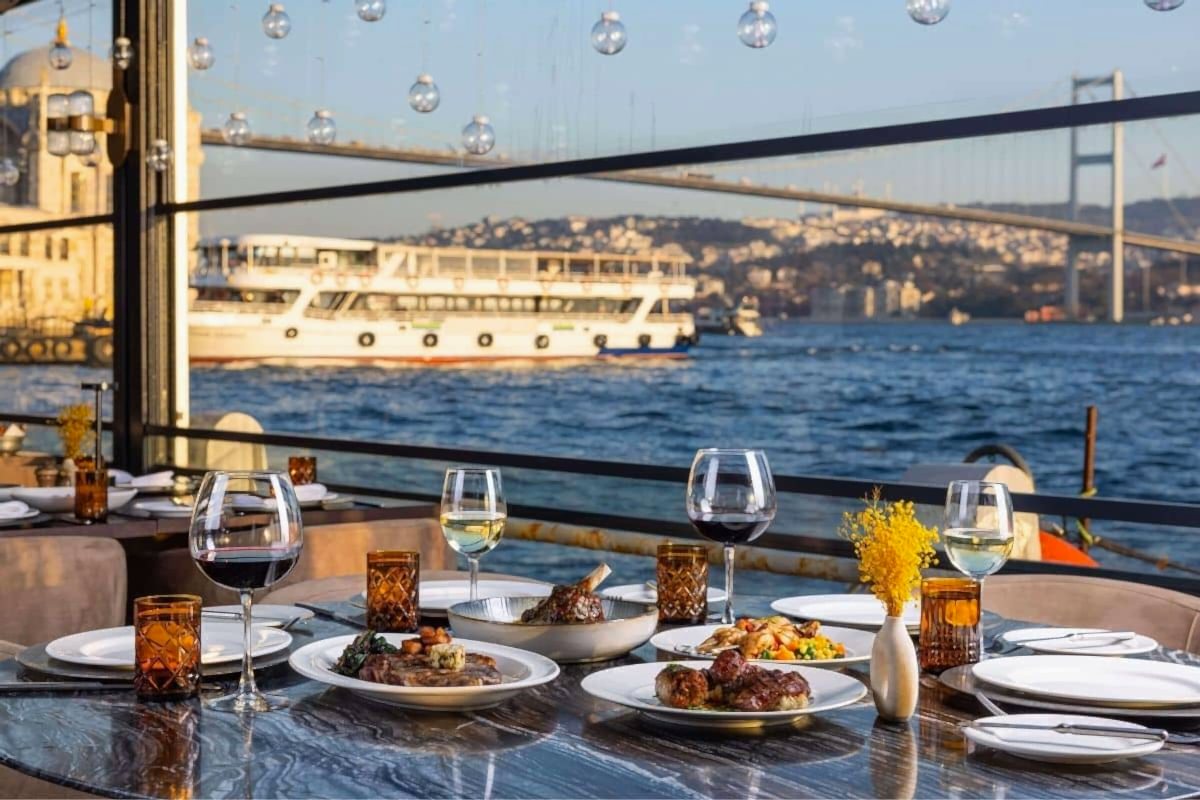 Feriye - top restaurants accessible by yacht at the bosphorus