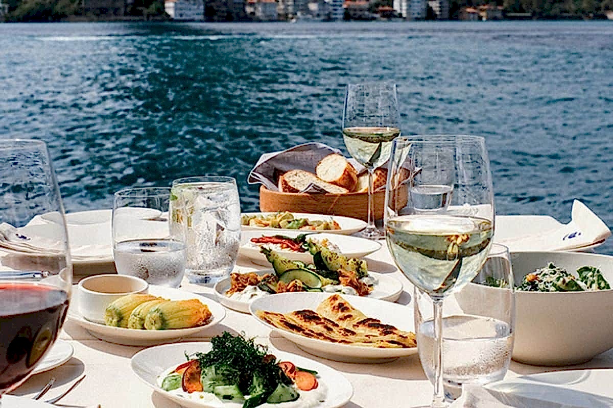 Lacivert - top restaurants accessible by yacht at the bosphorus
