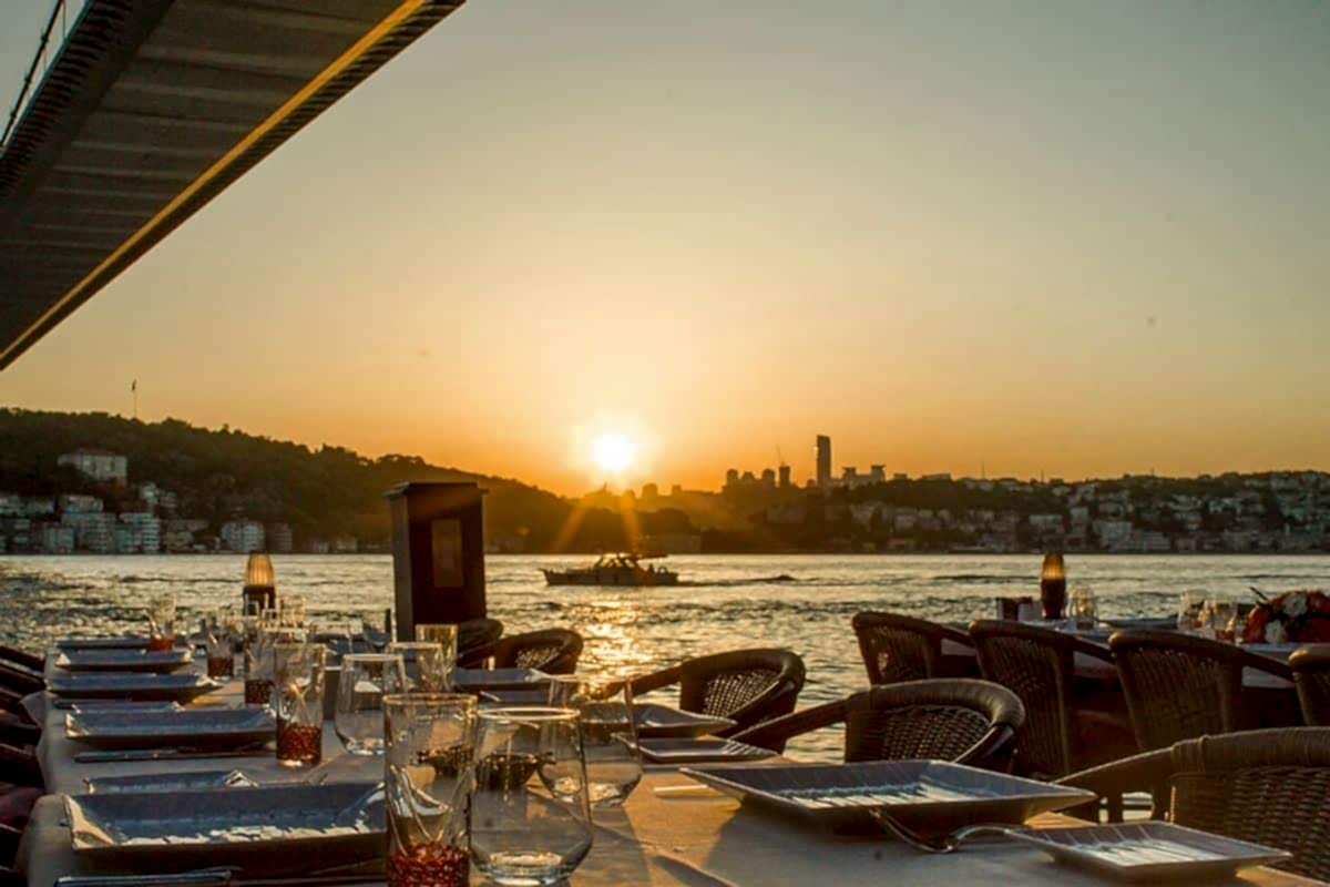 Uskumru - top restaurants accessible by yacht at the bosphorus