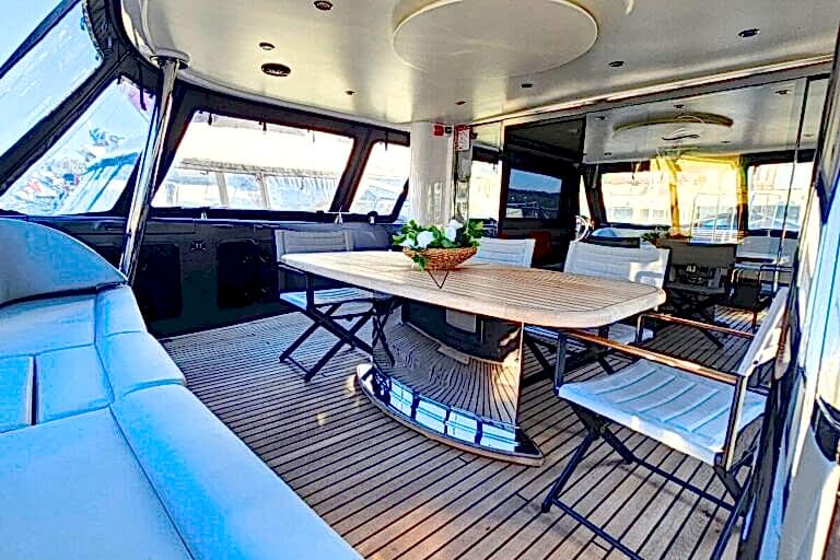 Lotus Yat - 26m Yacht in Istanbul Bosphorus