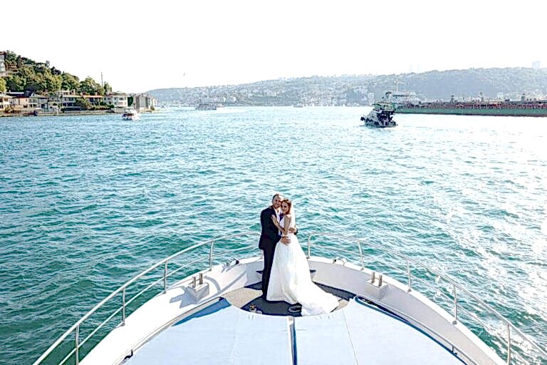 Lotus Yat - 20m Yacht for Bosphorus Cruises in Istanbul