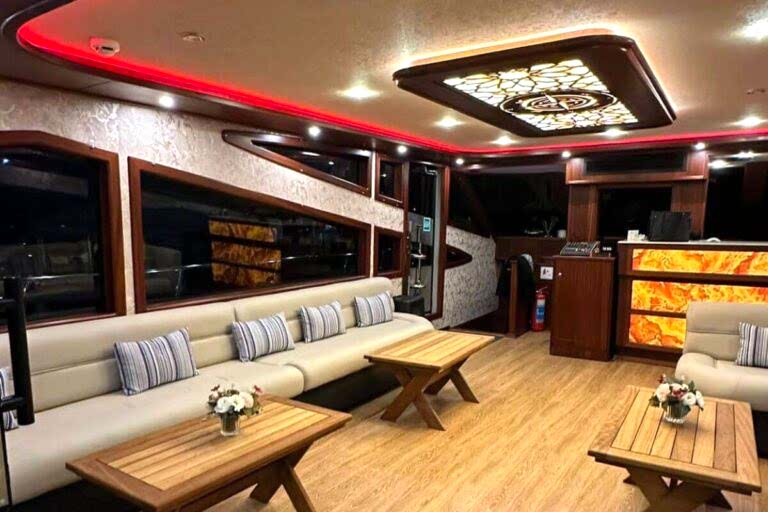 Lotus Yat - 20m Yacht for Bosphorus Cruises in Istanbul