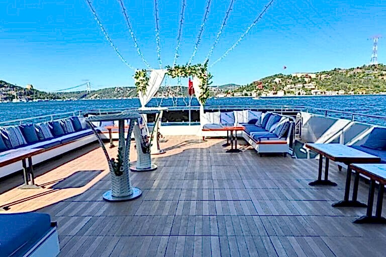 Lotus Yat - 24m Reception Boat for Yacht Tours in Istanbul
