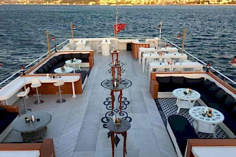 Lotus Yat - 43m Yacht Rental