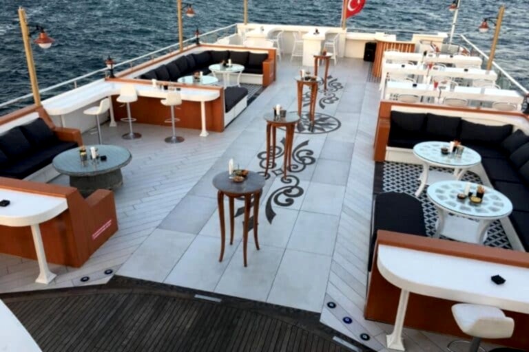 Lotus Yat - 43m Yacht Rental