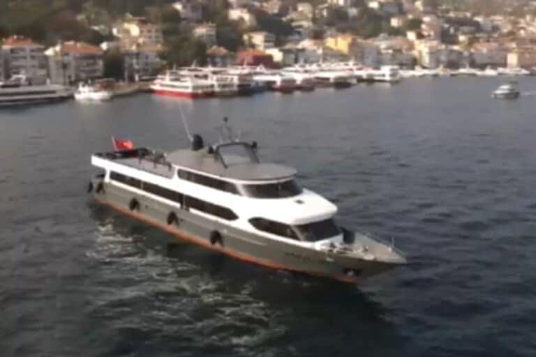 Lotus Yat - 44m Yacht Rental