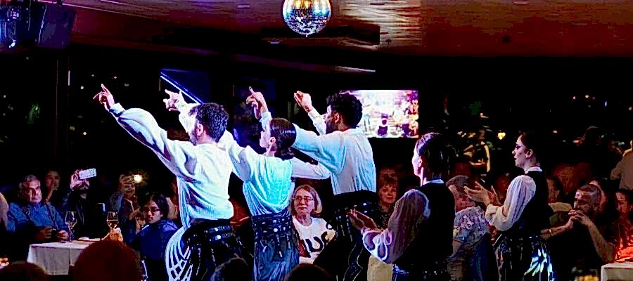Bosphorus Dinner Cruise with Turkish Dance Shows - Lotus Yat - Boğaz'da Yemekli Türk Dans Gecesi​