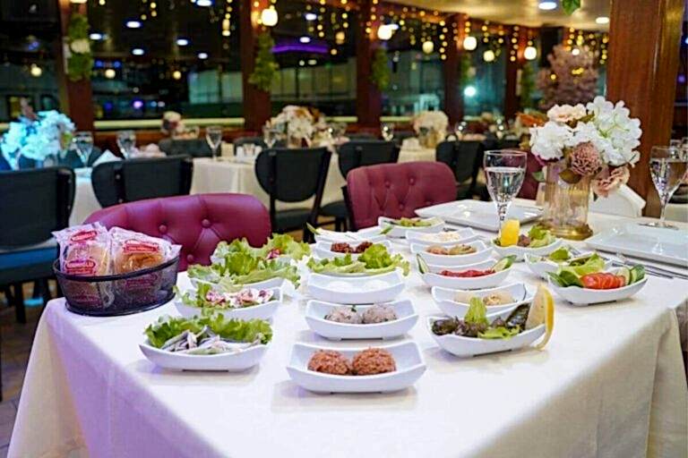 Bosphorus Dinner Cruise with Turkish Dance Shows - Lotus Yat - Boğaz'da Yemekli Türk Dans Gecesi​