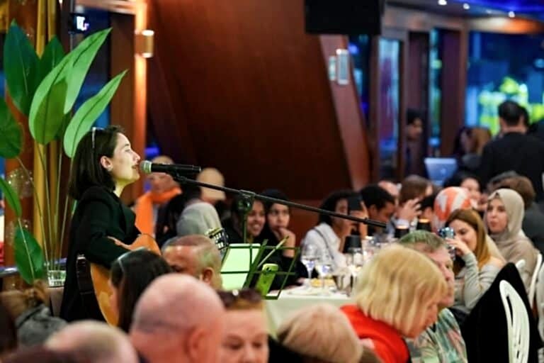 Bosphorus Dinner Cruise with Turkish Dance Shows - Lotus Yat - Boğaz'da Yemekli Türk Dans Gecesi​